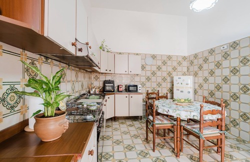 Marsala House | Holiday Home 'Pino' with Sea View and Air Conditioning