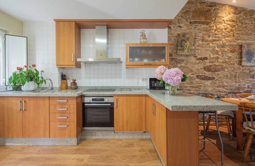 Ponteceso House | Holiday Home 'Playa De Balares' with Sea View, Private Terrace and Wi-Fi