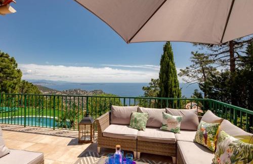 Espero-Pax House | Holiday Home Ponderosa by Interhome