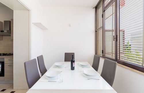 Torre Mozza House | Holiday Home 'Primo Piano Vista Mare' with Private Terrace and Air Conditioning