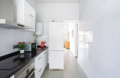 Molinell House | Holiday Home 'Primo Ximo' with Private Terrace and Air Conditioning