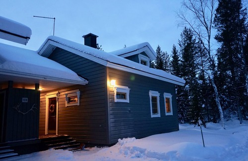 Lampivaara Ski Chalet | Holiday home Rakki Pirtti, enjoy the real Lapland