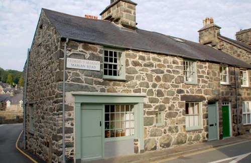 Dolgellau House | Holiday Home Robin