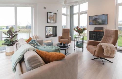 Wemeldinge House | Holiday Home Ruisweg 34 by Interhome