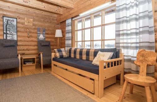 Kuusamo House | Holiday Home Ruka-kitkan lomamajat-varpunen by Interhome