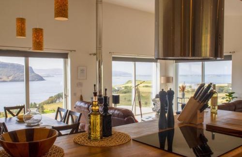 Stein House | Holiday Home Salt Cottage by Interhome