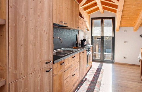 Grosio House | Holiday Home 'Sam Fiamet' with Mountain View, Shared Garden and Wi-Fi