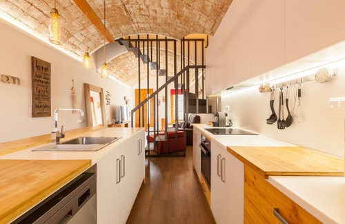 Arenys de Mar House | Holiday Home 'Sant Rafel House' with Private Terrace and Wi-Fi