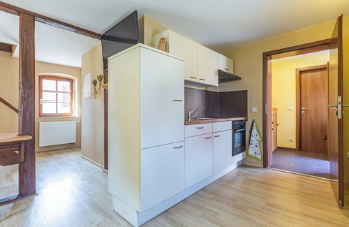 Naumburg House | Holiday Home "Schlag" with Shared Terrace, Shared Garden & Wi-Fi