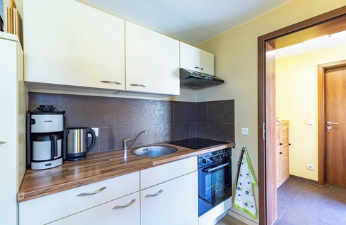 Naumburg House | Holiday Home "Schlag" with Shared Terrace, Shared Garden & Wi-Fi