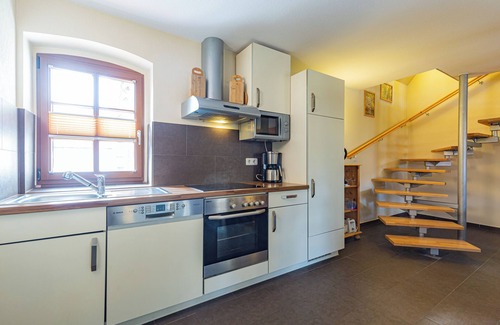 Naumburg House | Holiday Home "Schlag" with Shared Terrace, Shared Garden & Wi-Fi