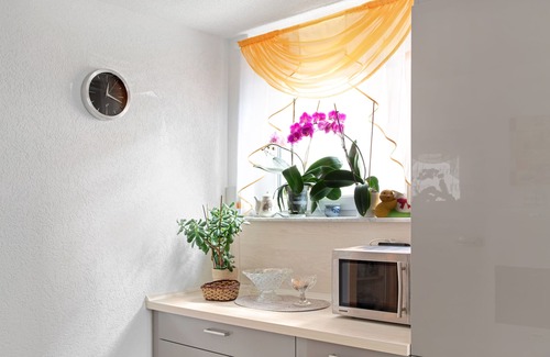 Singen House | Holiday Home 'Sei Glücklich Am Bodensee' with Private Terrace, Shared Garden and Wi-Fi