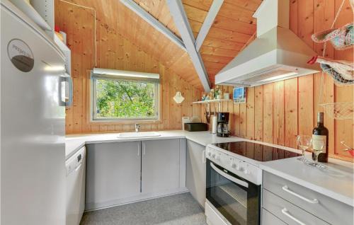 Skaven Strand House | Holiday Home Skovbrynet Tarm Iv