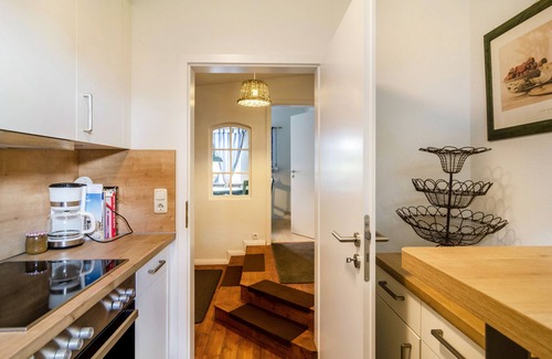 Jemgum House | Holiday Home 'Soltborg' with Private Terrace and Wi-Fi