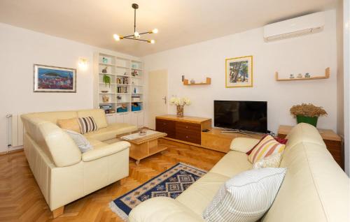 Istok House | Holiday Home Stjepana Ivicevica I