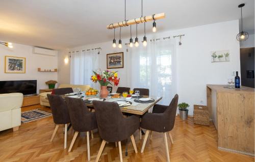 Istok House | Holiday Home Stjepana Ivicevica I