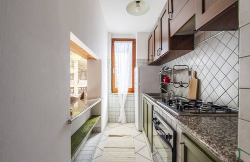 Cardedu House | Holiday Home 'Su Entu A Mari Museddu' with Sea View, Shared Garden and Wi-Fi