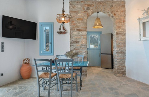 Apollonia House | Holiday Home 'Sylvia's Home' with Sea View, Wi-Fi and Air Conditioning