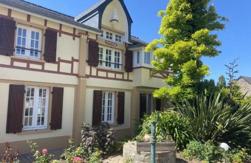 Barneville-Carteret House | Holiday Home Tytisa N-2 by Interhome