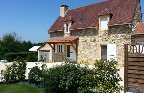 Saint-Genies House | Holiday Home 'Terre De Pierres - Aventurine' with Private Terrace and Private Garden