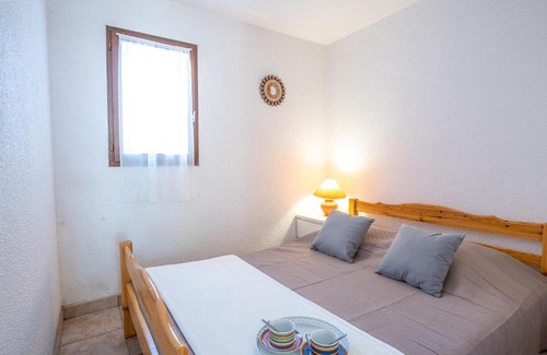 Saint-Cyprien Plage House | Holiday Home Thalassa-3 by Interhome