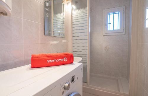 Saint-Cyprien Plage House | Holiday Home Thalassa-3 by Interhome