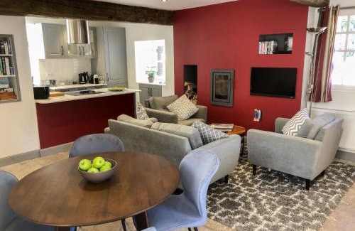 Viviers House | Holiday Home The Old Bakery by Interhome