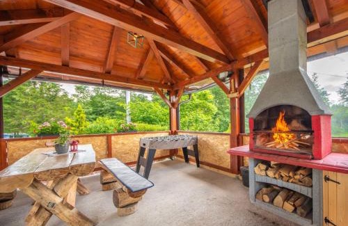 Tounj House | Holiday Home Tina by Interhome