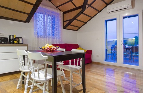 Vinisce House | Holiday home Tomislav, (15564), Vinišce, hr