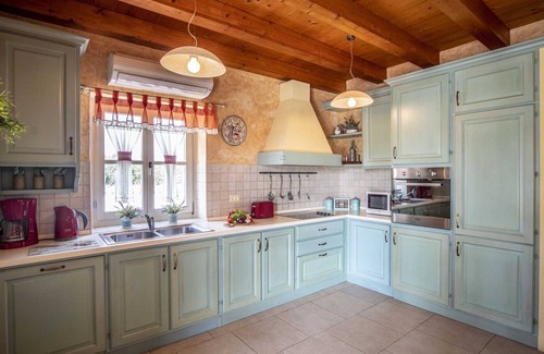 Pavicini Villa | Holiday Home Tranquil with Pool