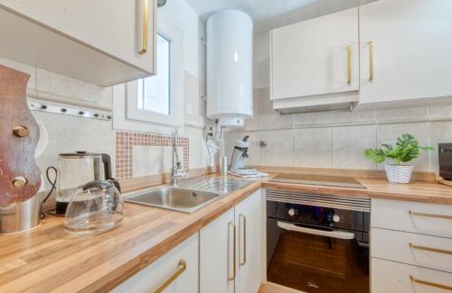 Castello d'Empuries House | Holiday Home Triangulo by Interhome