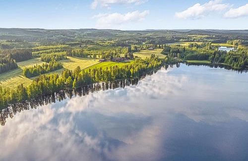 Kitula House | Holiday Home Tuomaantupa by Interhome