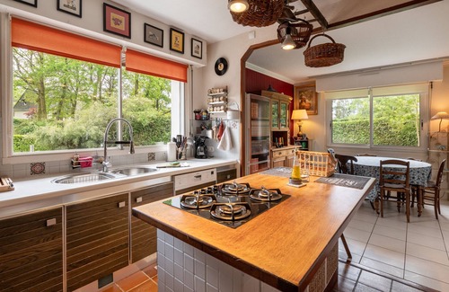 Saint-Nolff House | Holiday Home 'Ty Clafout' 2* with Private Terrace, Private Garden and Wi-Fi