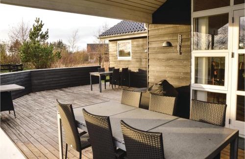 Skaven Strand House | Holiday Home Tyttebærvej Tarm I