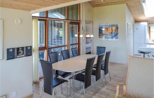 Ronde House | Holiday Home Valmuevej Rønde Ix