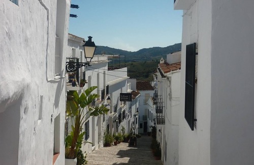 Competa House | Holiday Home "Verdejo" with Mountain View, Pool and Wi-Fi