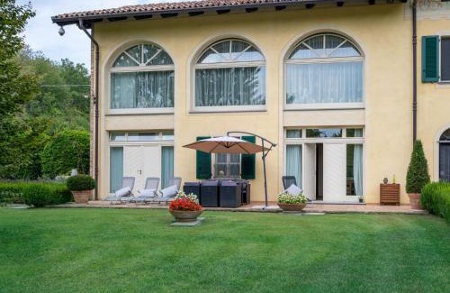 Alliere House | Holiday Home Villa Carlotta by Interhome
