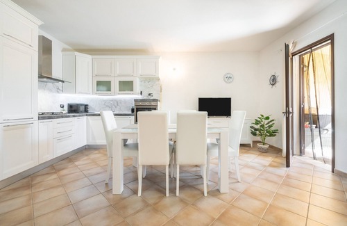Castiadas House | Holiday Home 'Villetta Cenzina' with Mountain View, Private Terrace and Air Conditioning