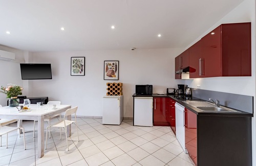Libourne House | Holiday Home 'Villa 1-2 Pers- Libourne' with Private Terrace, Wi-Fi and Air Conditioning