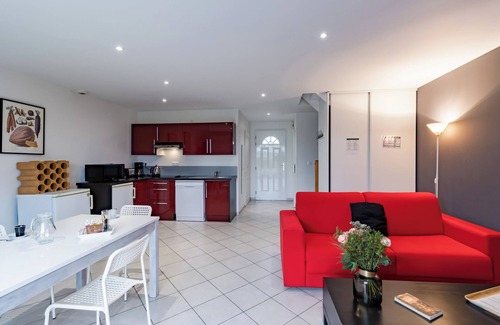 Libourne House | Holiday Home 'Villa 1-2 Pers- Libourne' with Private Terrace, Wi-Fi and Air Conditioning