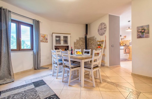 Tergu House | Holiday Home 'Villa Cristina' with Mountain View and Balcony