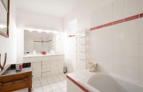 Saint-Briac-sur-Mer House | Holiday Home Villa Es Mariniaux by Interhome