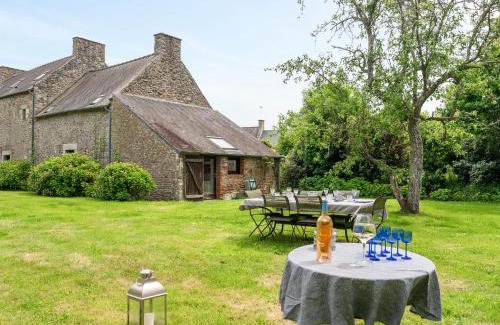 Saint-Briac-sur-Mer House | Holiday Home Villa Es Mariniaux by Interhome