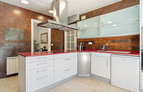 Miami Platja House | Holiday Home 'Villa Cristal' with Sea View, Wi-Fi and Air Conditioning