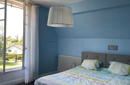 Neris-les-Bains House | Holiday home Villa Castel Marie Louise