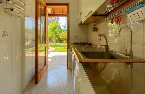Fontanelle Villa | Holiday Home 'Villa in the Ugento Natural Park' with Private Garden and Air Conditioning