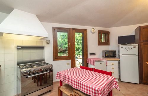 Villaggio Piras House | Holiday Home 'Villa Erica Vista Mare' with Sea View and Private Terrace
