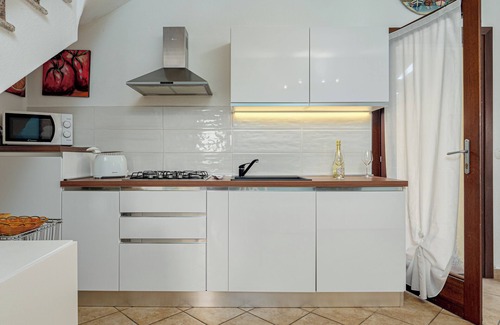 Case Peschiera-Lu Fraili House | Holiday Home 'Villa Eleonora-iun-p6104' with Shared Pool, Terrace and Air Conditioning