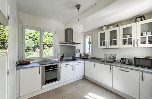 Montesquieu-des-Alberes House | Holiday Home Villa Montes by Interhome