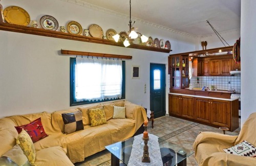 Afiartis House | Holiday Home 'Villa Ntora' with Mountain View, Wi-Fi and Air Conditioning
